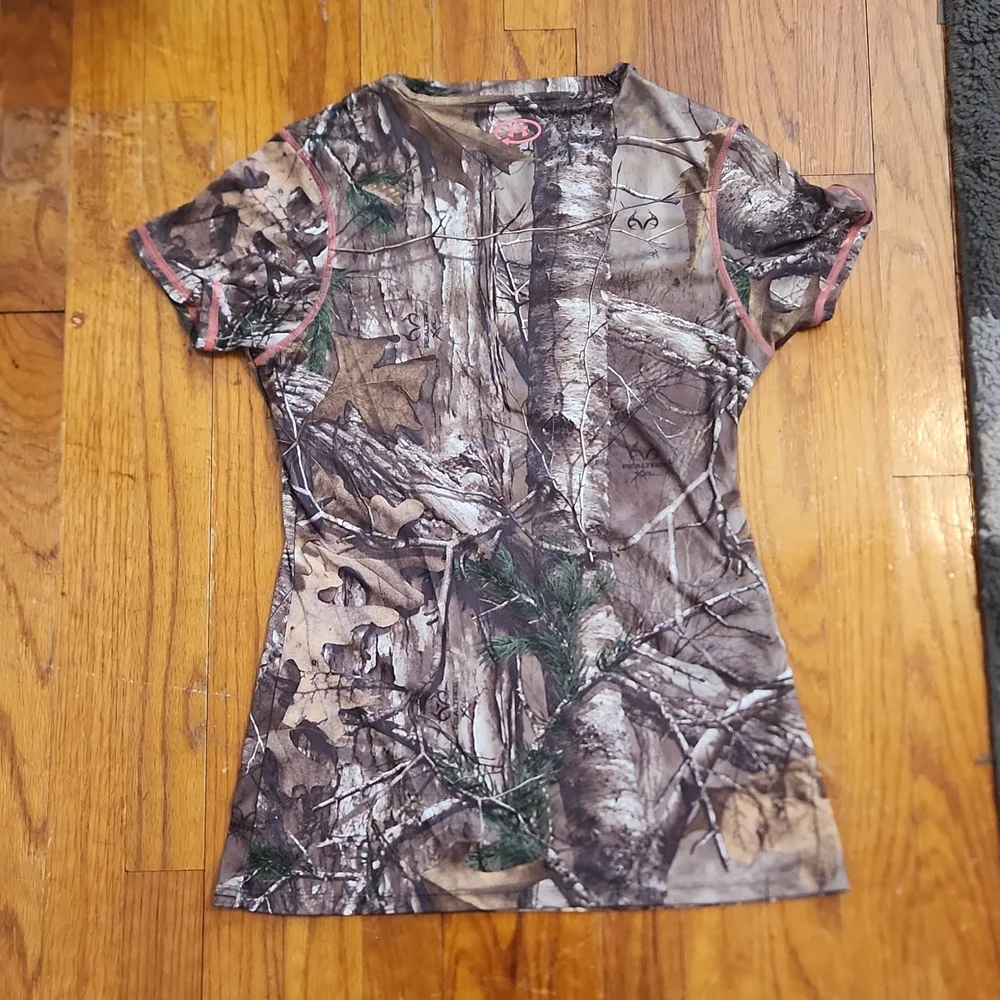 Women's Under Armour camo tee - Picture 4 of 4